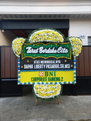 Papan Bunga Duka di Paslaten Dua