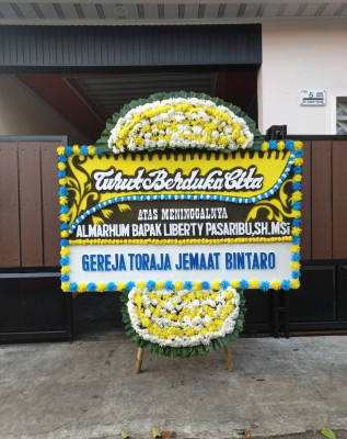 Papan Bunga Duka di Paslaten Dua