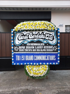Papan Bunga Duka di Paslaten Dua